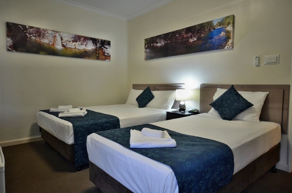 Lees Hotel Ingham Exteriér fotografie