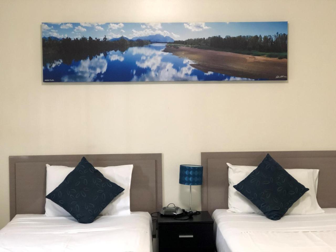 Lees Hotel Ingham Exteriér fotografie